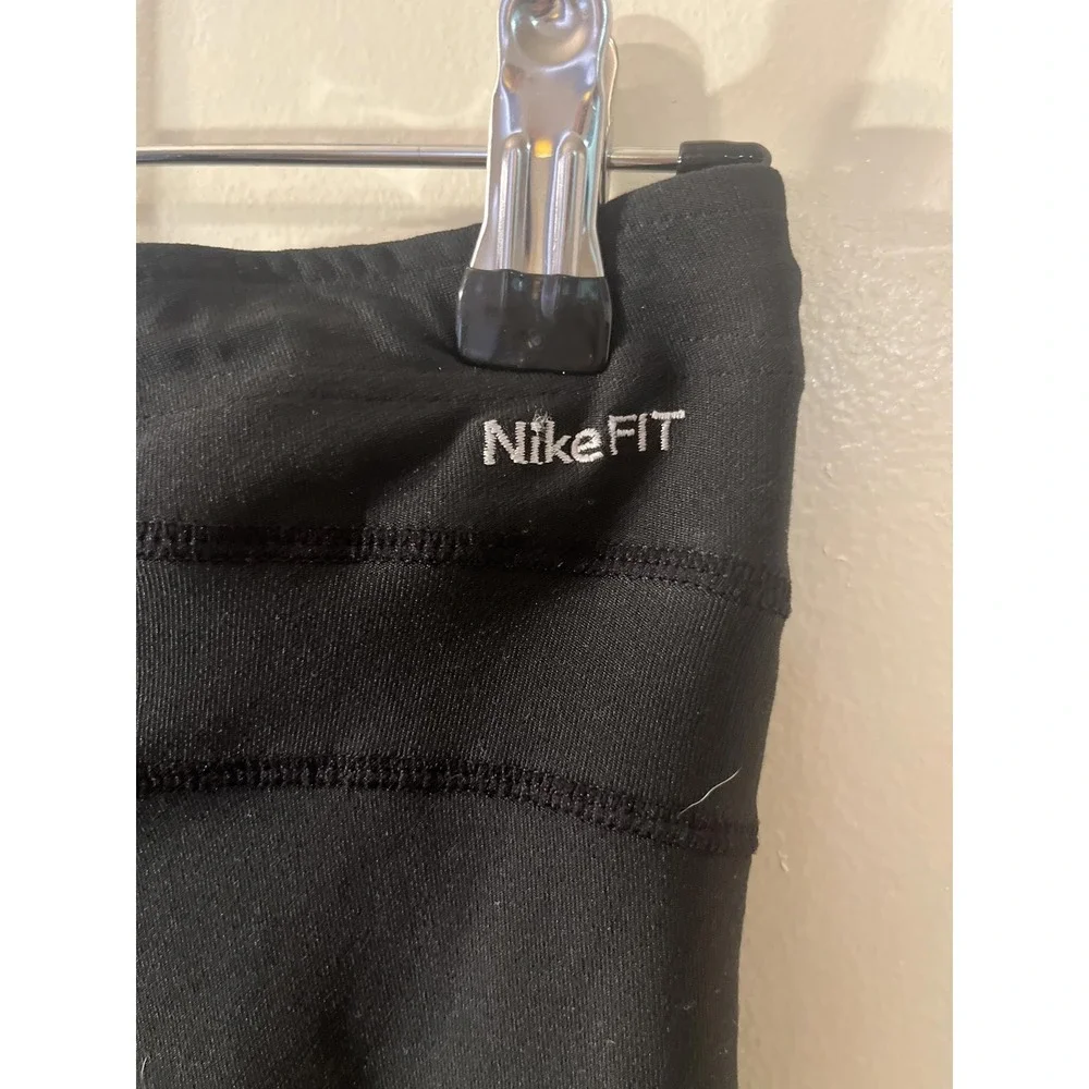 Nike Women's Fit Dry Capris - Size‎ L - Black